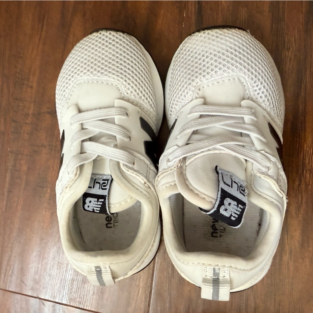 New Balance Kids 247 ' White and Black Sneakers-Size 7 - Picture 12 of 13